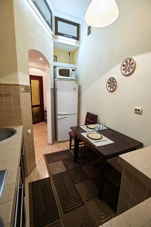 ריבנה Babylon Apartments On Petliury Street מראה חיצוני תמונה